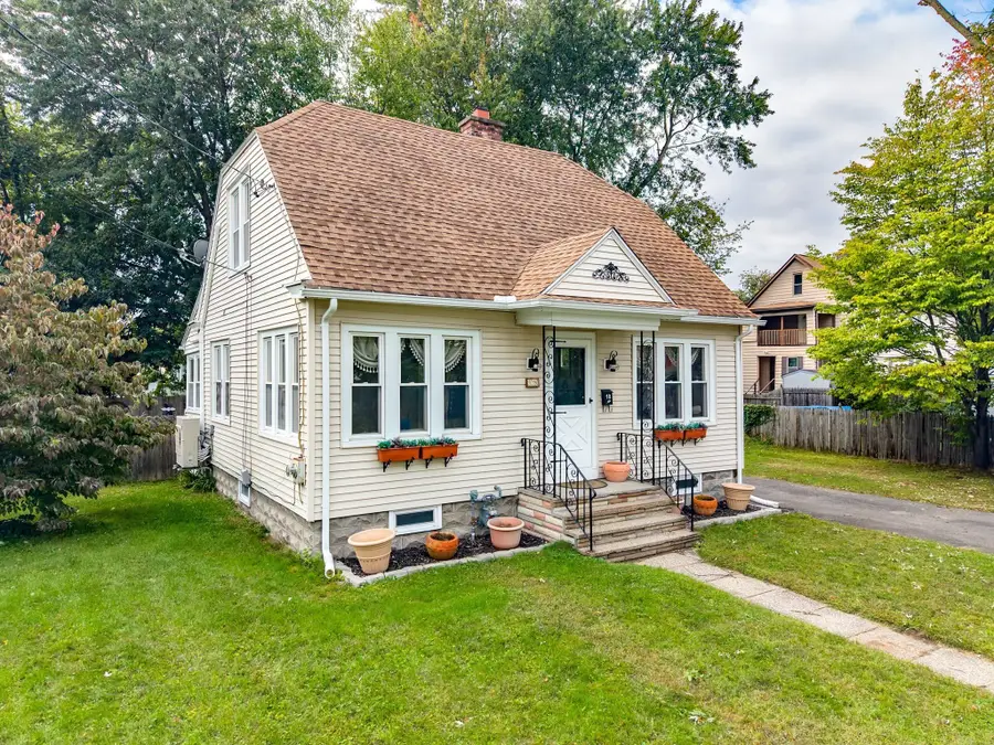 18 Fabyan St, West Springfield, MA 01089 - #2