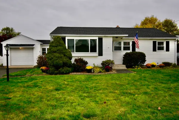 64 Poplar St, Chicopee, MA 01013