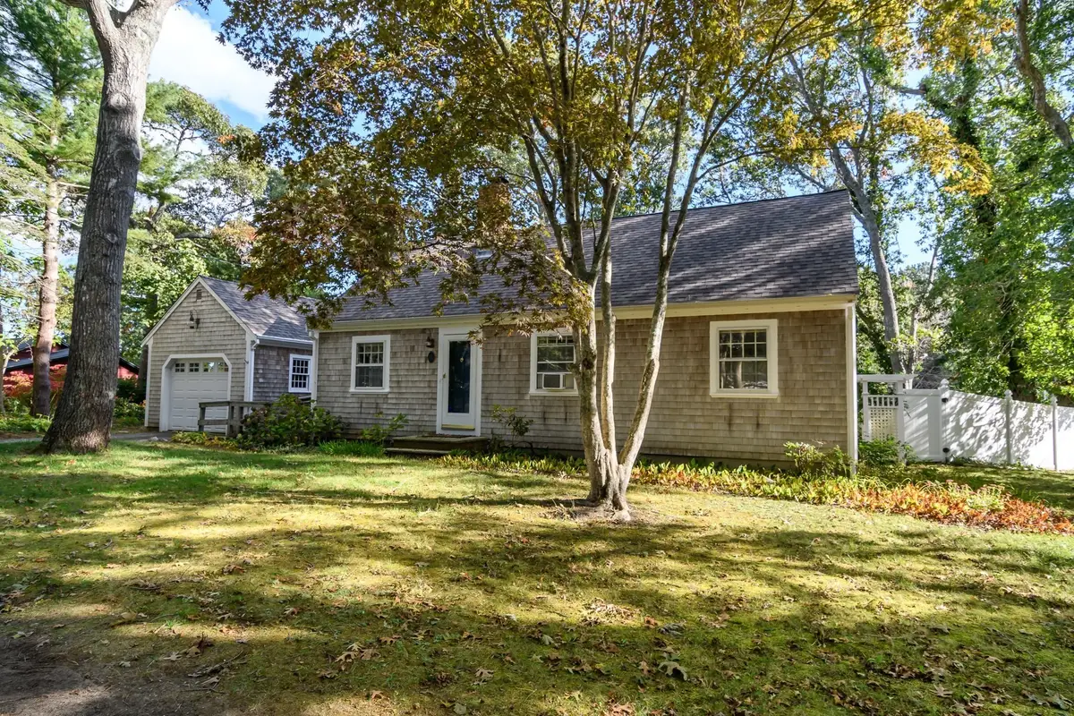 11 Burtonwood Ave, Bourne, MA 02532 - #1