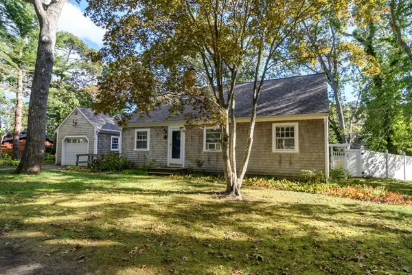 11 Burtonwood Ave, Bourne, MA 02532