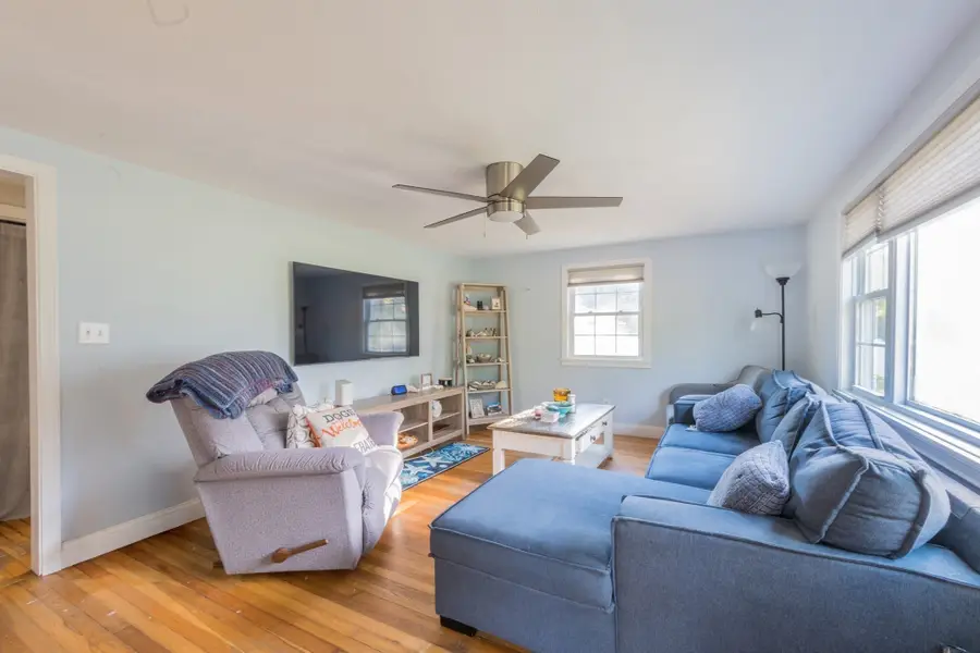 41 Silva St, Carver, MA 02330 - #3
