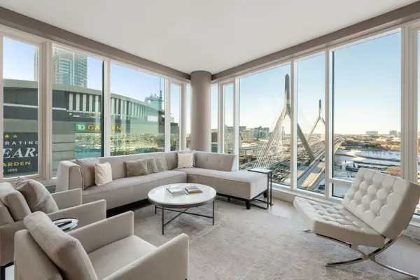 100 Lovejoy Wharf #11D, Boston, MA 02114