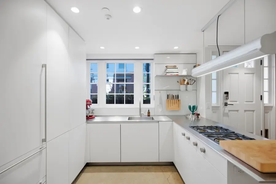 70 Myrtle St, Boston, MA 02114 - #3
