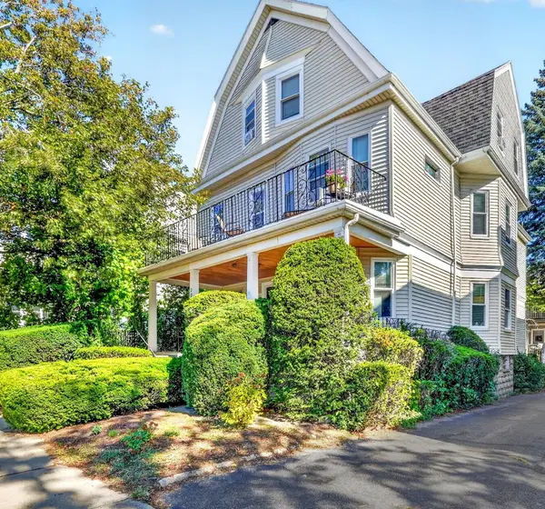205 College Ave, Somerville, MA 02144