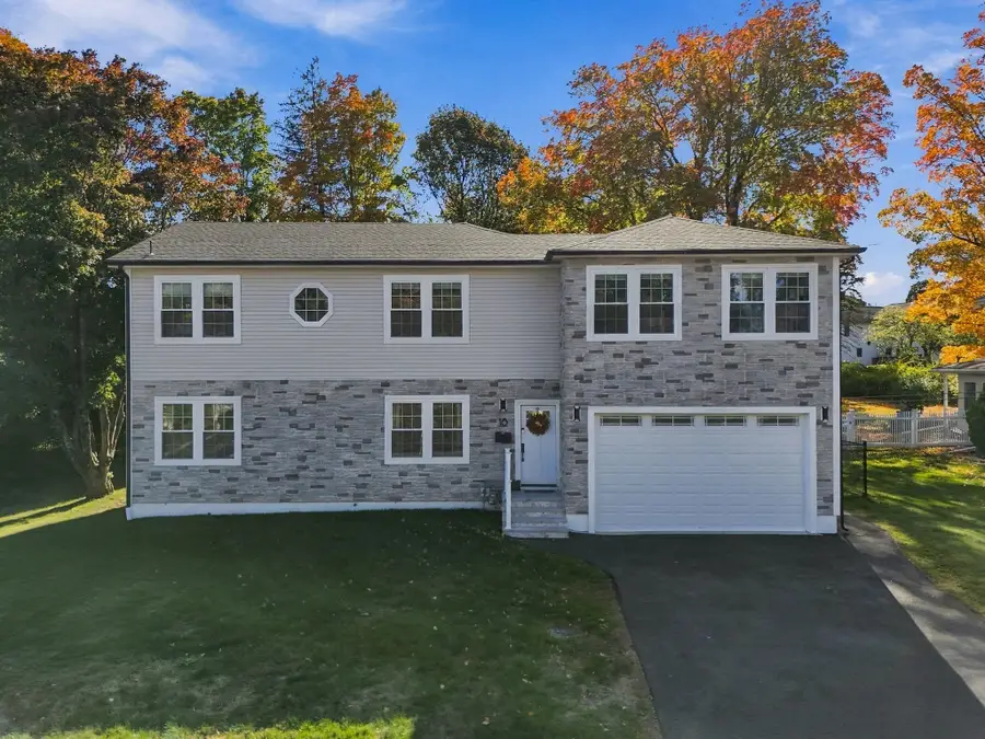 18 Elmcrest Road, North Andover, MA 01845 - #2