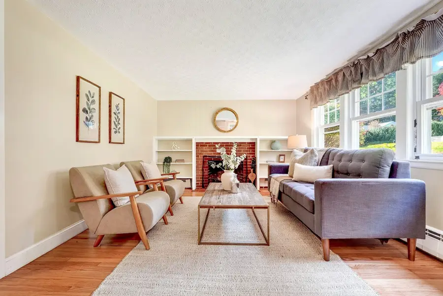 35 Mohawk Dr, Acton, MA 01720 - #2