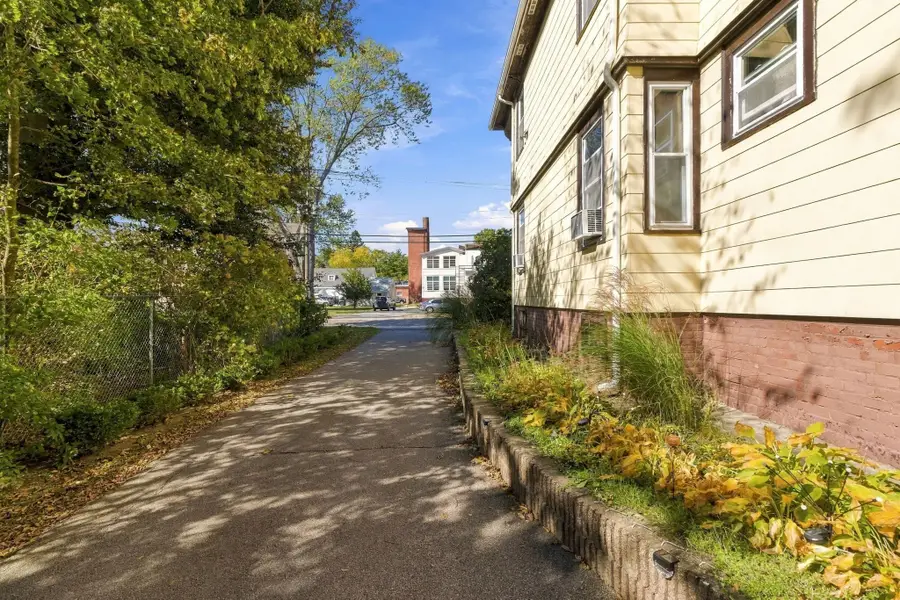 562 Newport Ave, Attleboro, MA 02703 - #2