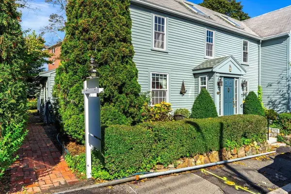 45 Prospect St #2, Marblehead, MA 01945
