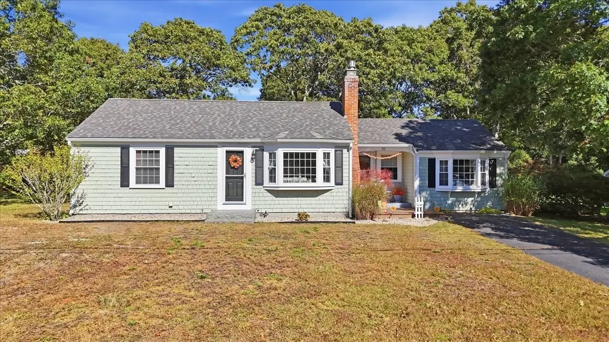 32 Scholl Av, West Yarmouth, MA 02673 - #1