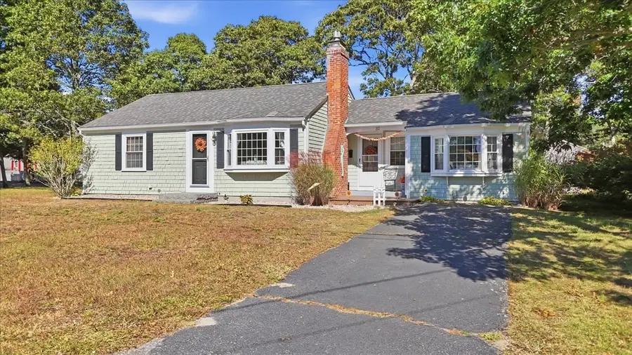 32 Scholl Av, West Yarmouth, MA 02673 - #2