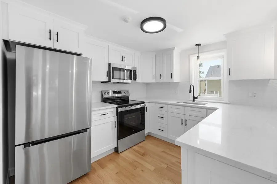 28 Ware St #1, Lowell, MA 01851 - #3