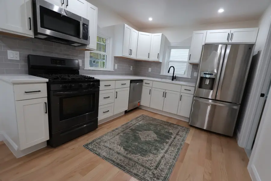 8 Curve St, Newton, MA 02465 - #3