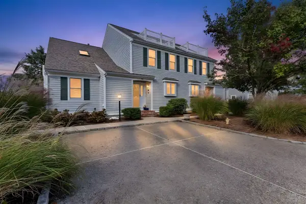 62A Grand Ave #62A, Falmouth, MA 02540