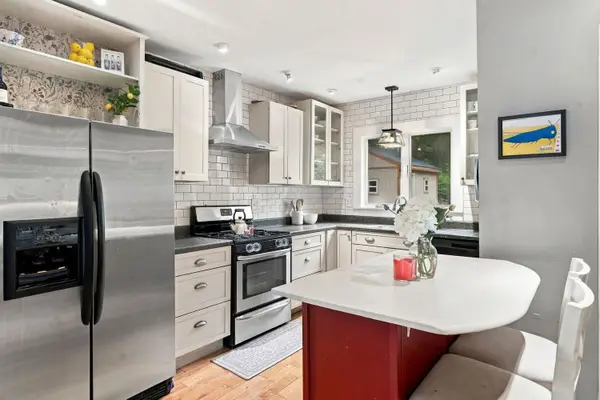 746 Dighton Ave, Taunton, MA 02780