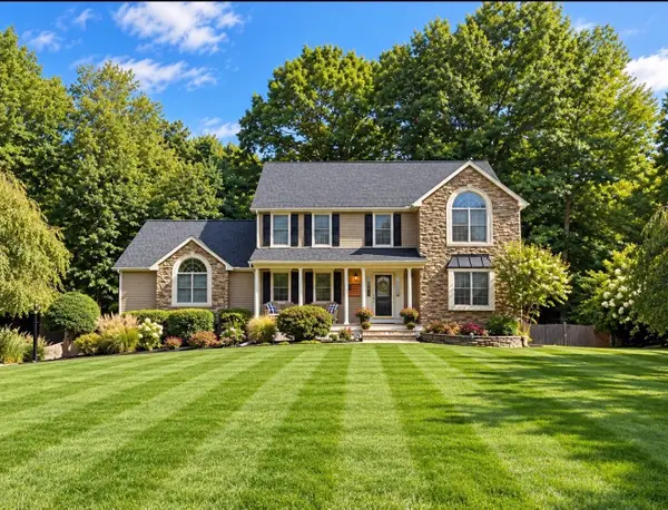 6 Mayhew Farm Dr, Mansfield, MA 02048