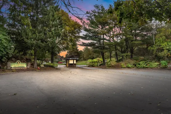 9 Ledgewood Way #32, Peabody, MA 01960