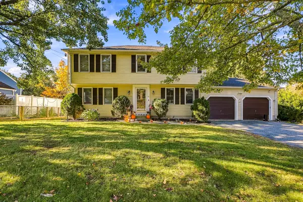 15 Tammie Road, Hopedale, MA 01747