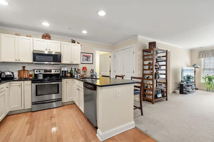 8 Crowninshield St #212, Peabody, MA 01960 - #2