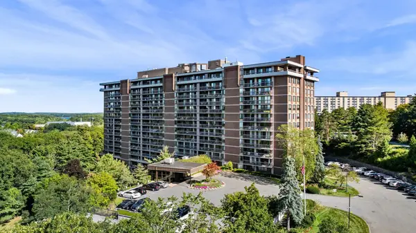 40 Village Rd #1611, Middleton, MA 01949