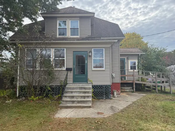 23 Elliot St, Chicopee, MA 01020