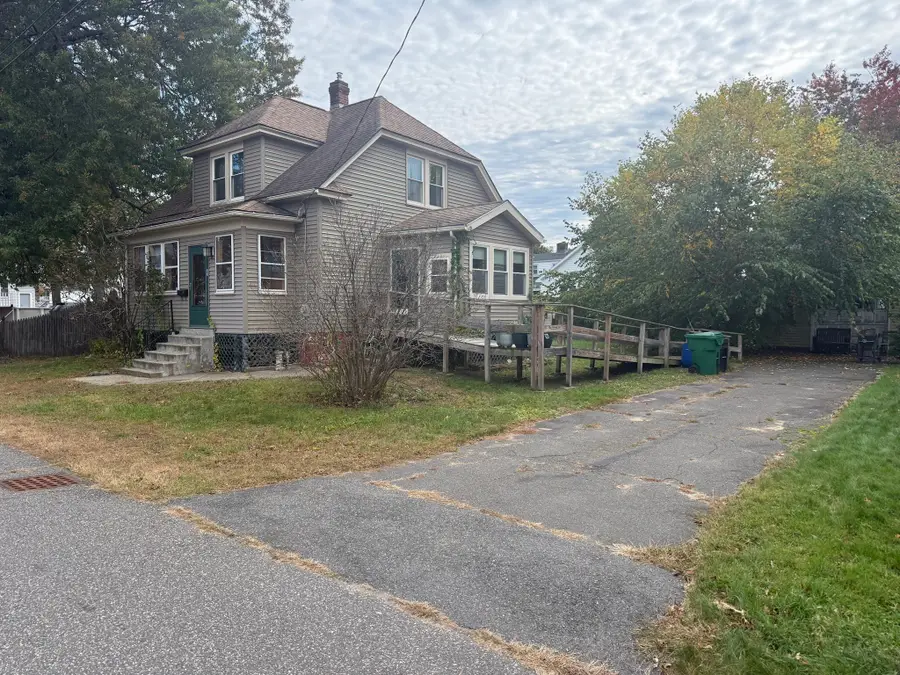 23 Elliot St, Chicopee, MA 01020 - #3