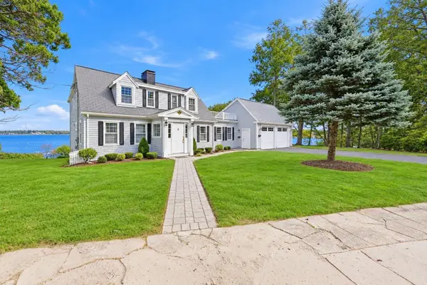 5 Jefferson Shores Rd, Wareham, MA 02532