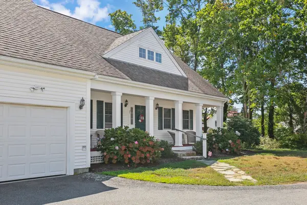 2 Rosemary Ln #A, Wareham, MA 02571
