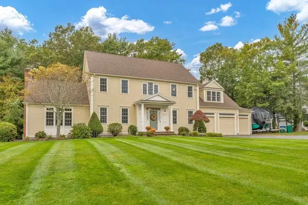 31 Forest St, Hanover, MA 02339