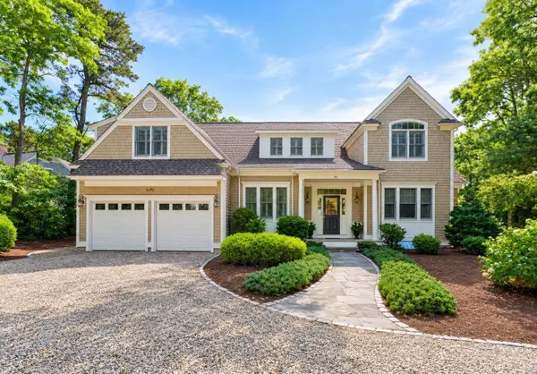 36 Troon Way, Mashpee, MA 02649