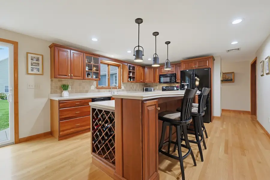 80 Harvest Ln, Bridgewater, MA 02324 - #3