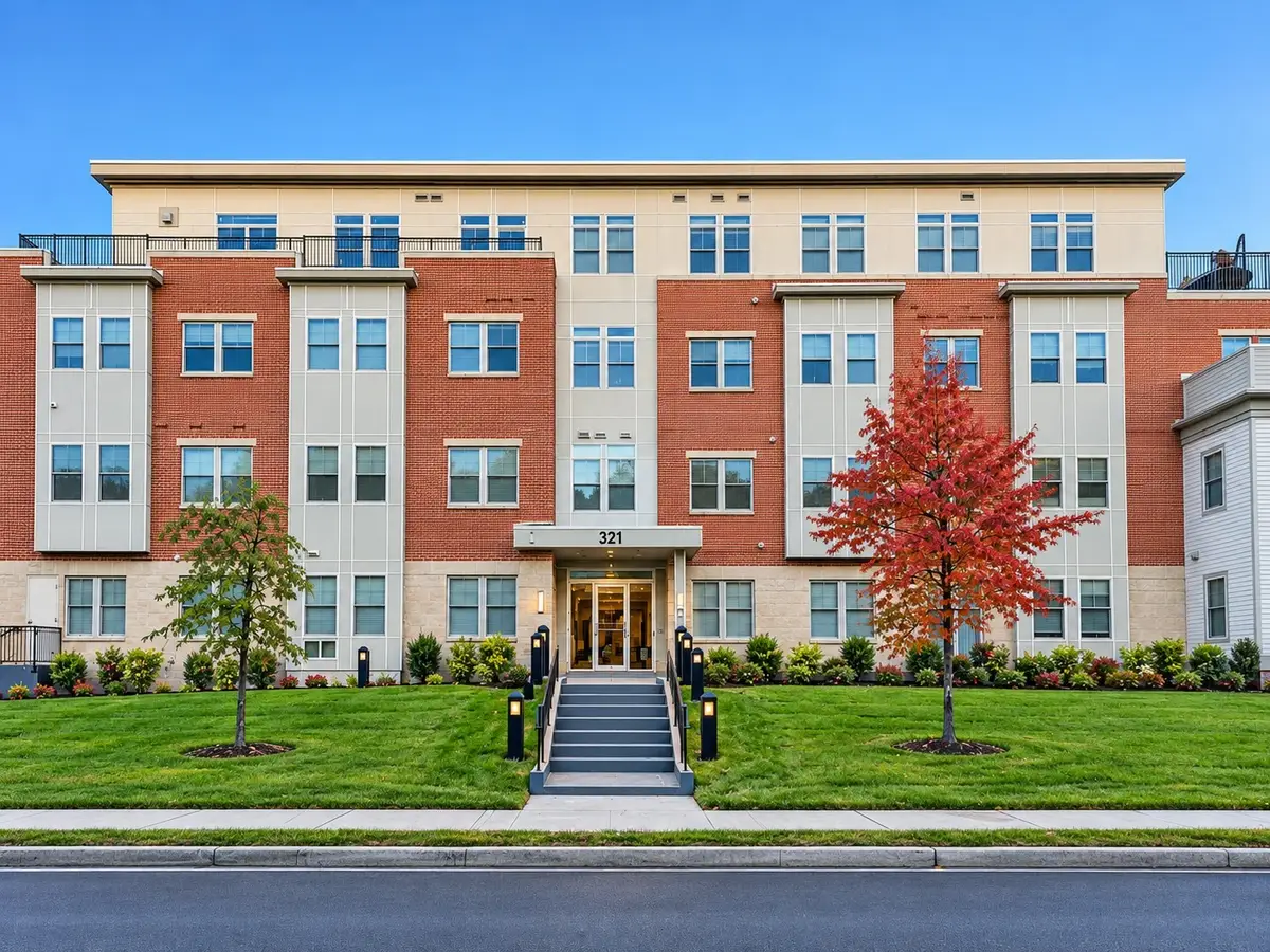 321 Hammond Pond Pkwy #103, Chestnut Hill, MA 02467 - #1