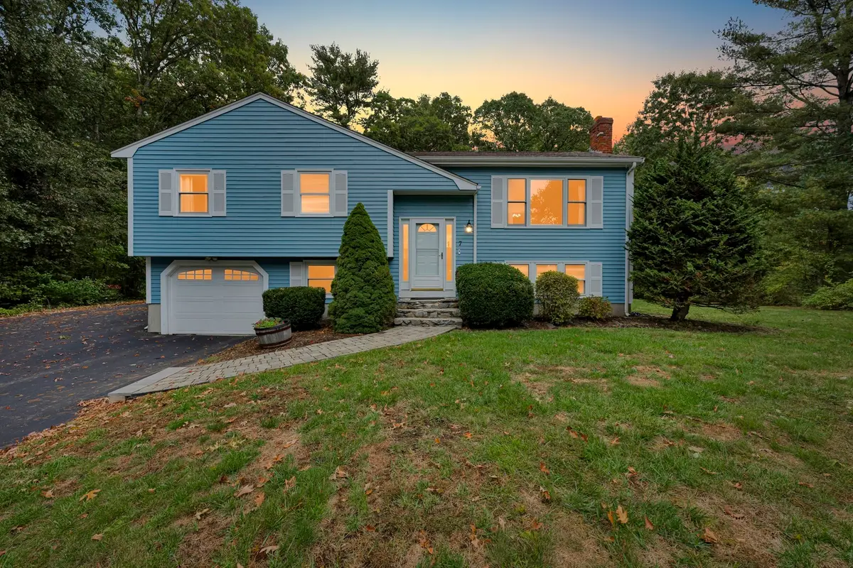 7 Garrison Dr, Plainville, MA 02762 - #1