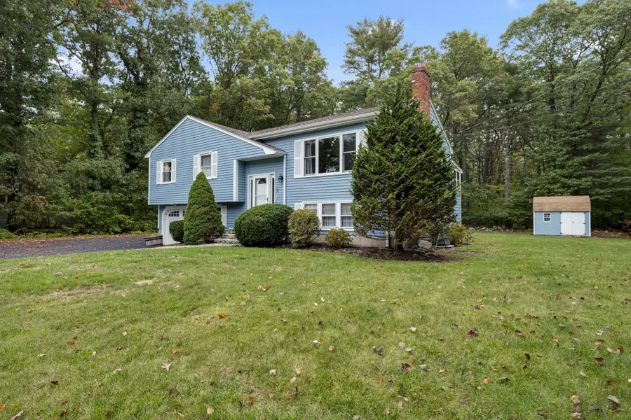 7 Garrison Dr, Plainville, MA 02762 - #2