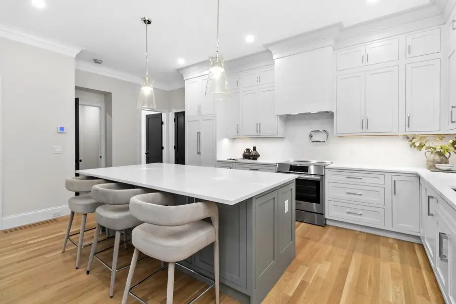 10 Central Ave #10, Newton, MA 02460 - #3
