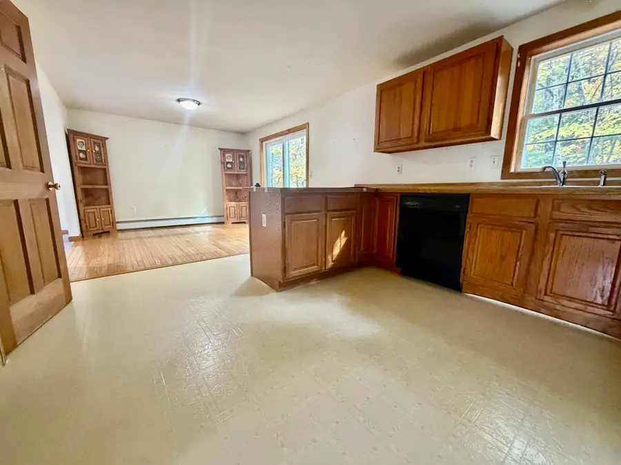 40 Fairview Ave, Ashburnham, MA 01430 - #3
