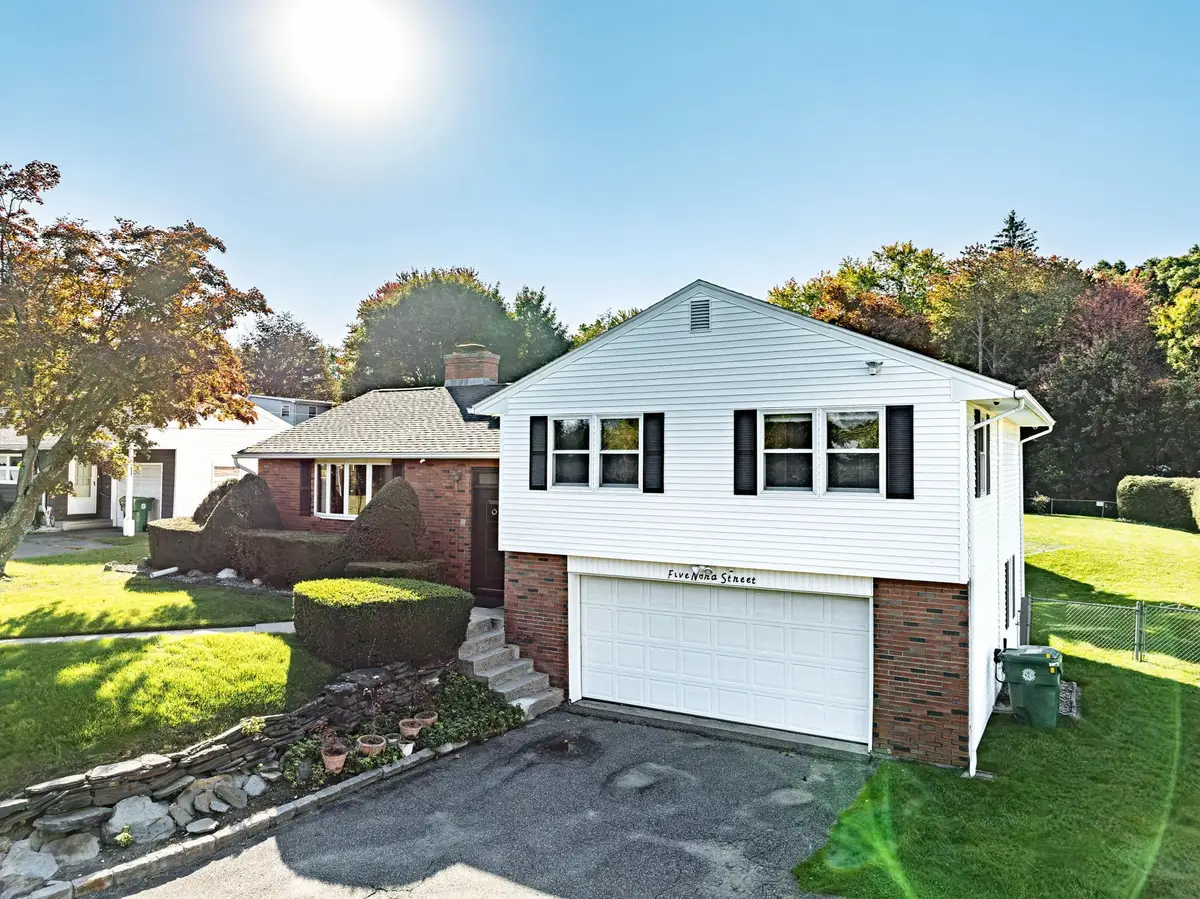 5 Nora St, Chicopee, MA 01013 - #1