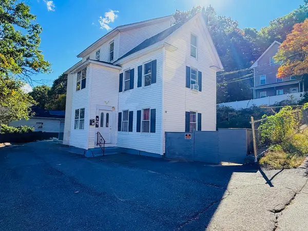 12 Foster St, Fitchburg, MA 01420