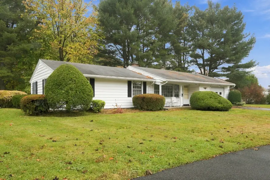 8 Trinity St, Danvers, MA 01923 - #2