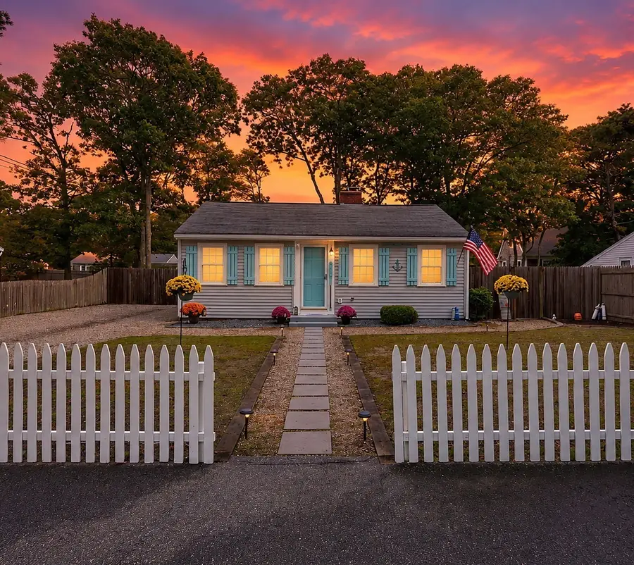 16 Thatcher Rd, South Yarmouth, MA 02664 - #2