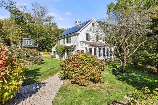 108 Kilby St, Hingham, MA 02043