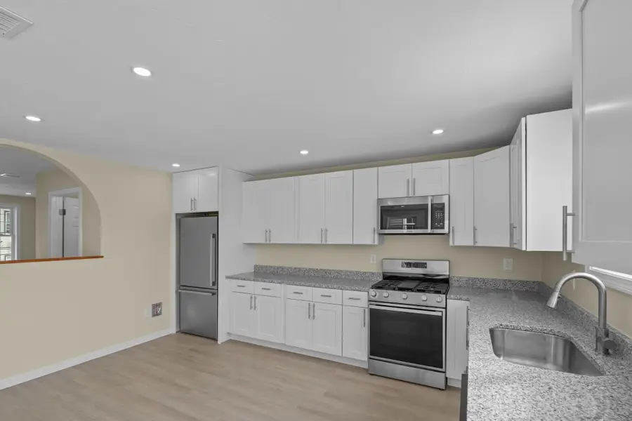 25 Lebanon St #D, Fall River, MA 02723 - #2