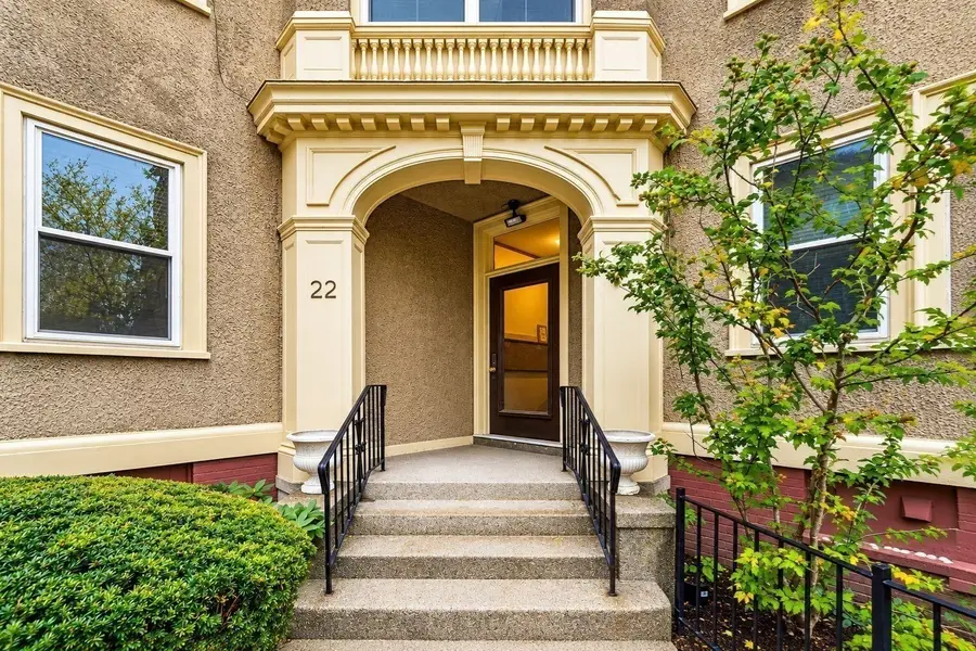 22 Centre St #3, Cambridge, MA 02139 - #2