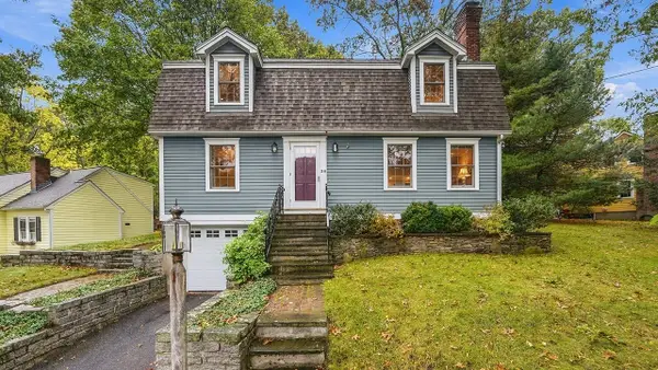 28 Ledgelawn Ave, Lexington, MA 02420