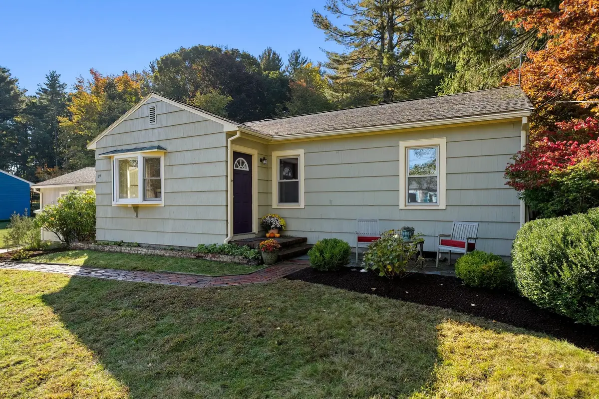 19 Autumn Circle, Canton, MA 02021 - #1