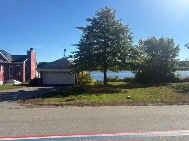 3470 Riverside Ave, Somerset, MA 02769 - #3