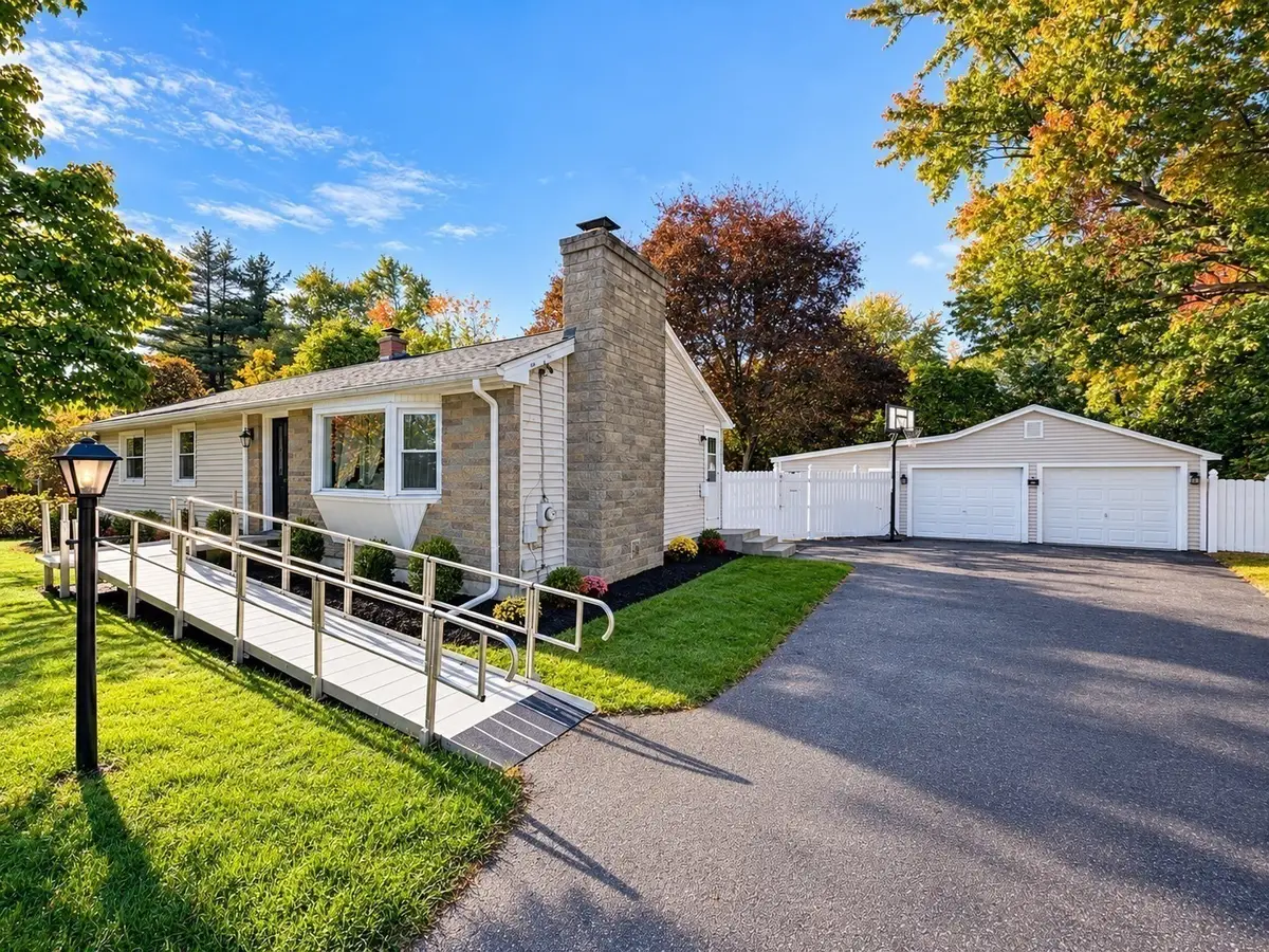 102 Casino Ave, Chicopee, MA 01013 - #1
