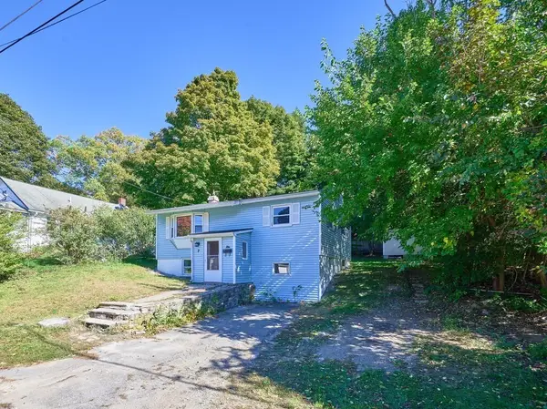 7 Jackson St, Ayer, MA 01432