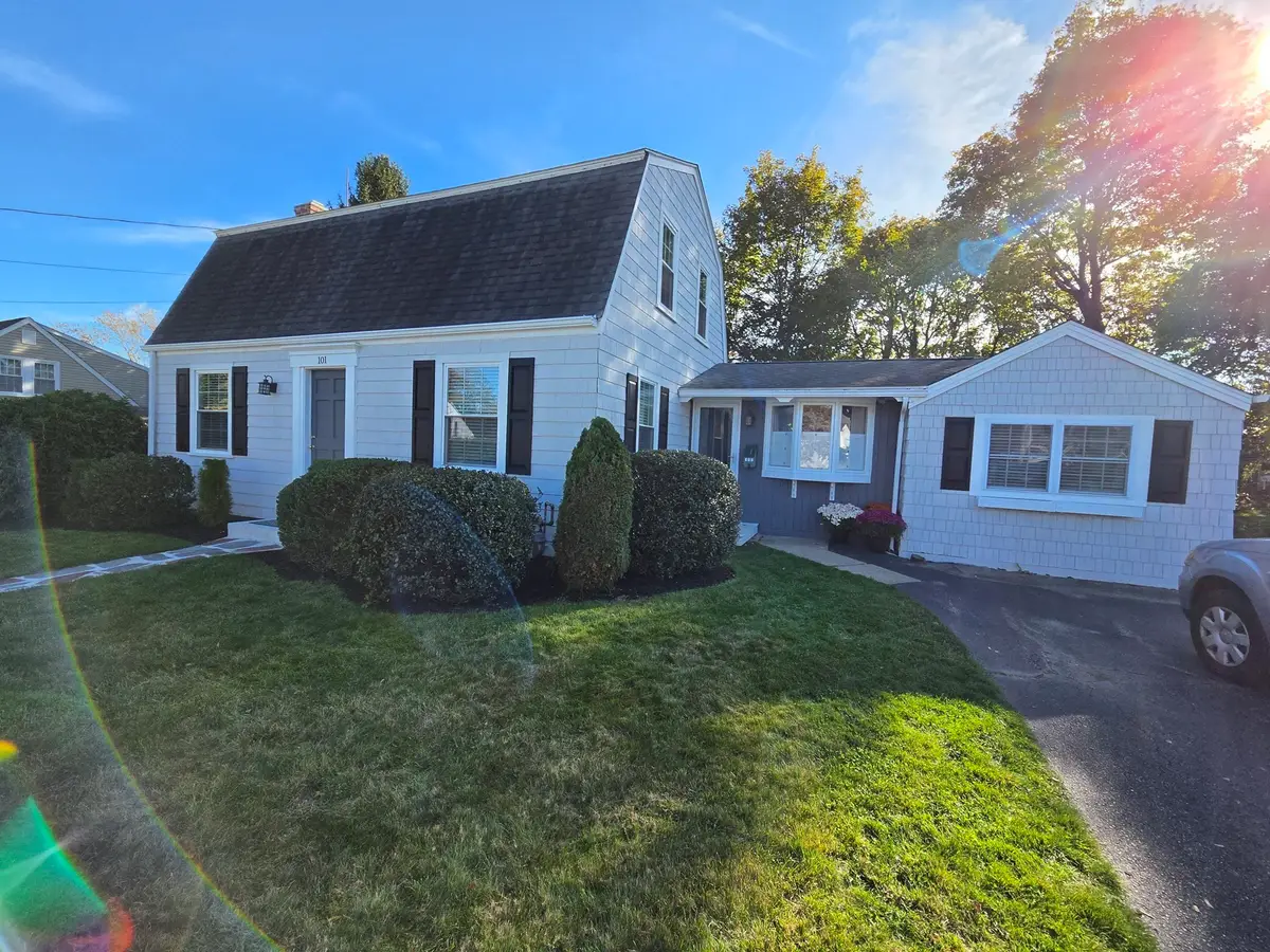101 Hillside Ave, Somerset, MA 02726 - #1