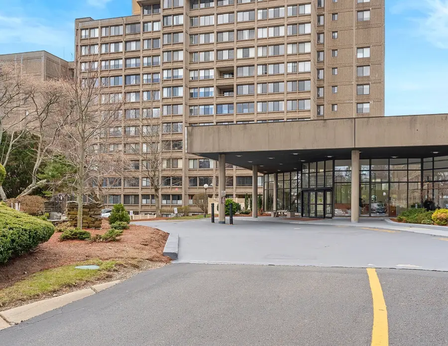 250 Hammond Pond Parkway #812 N, Newton, MA 02467 - #2