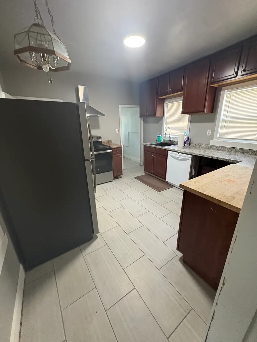 1088 Bridge St, Lowell, MA 01850 - #3
